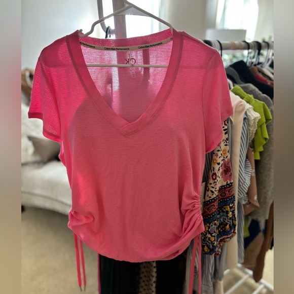 Calvin Klein Performance Tops - Nwt Calvin Klein pink v-neck